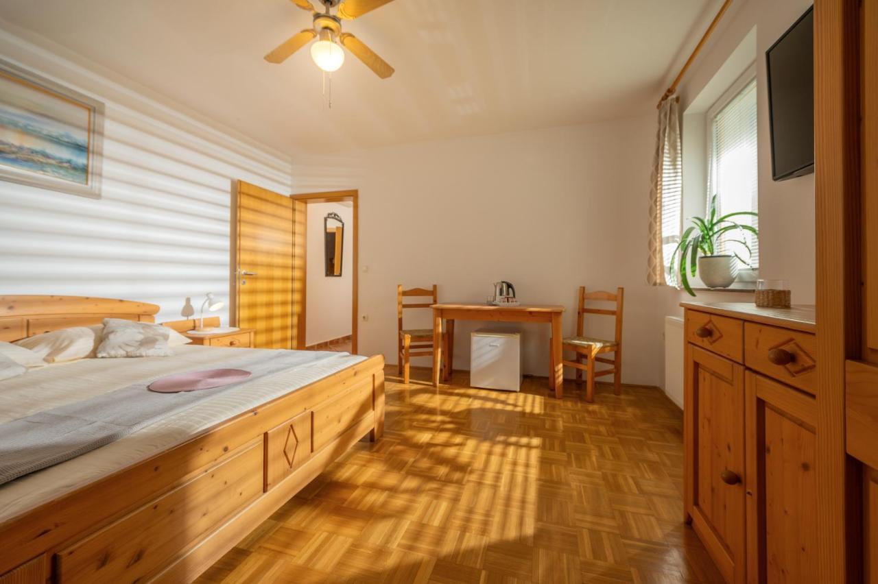 Rooms & Apartments Pr Matjon Μπλεντ Εξωτερικό φωτογραφία