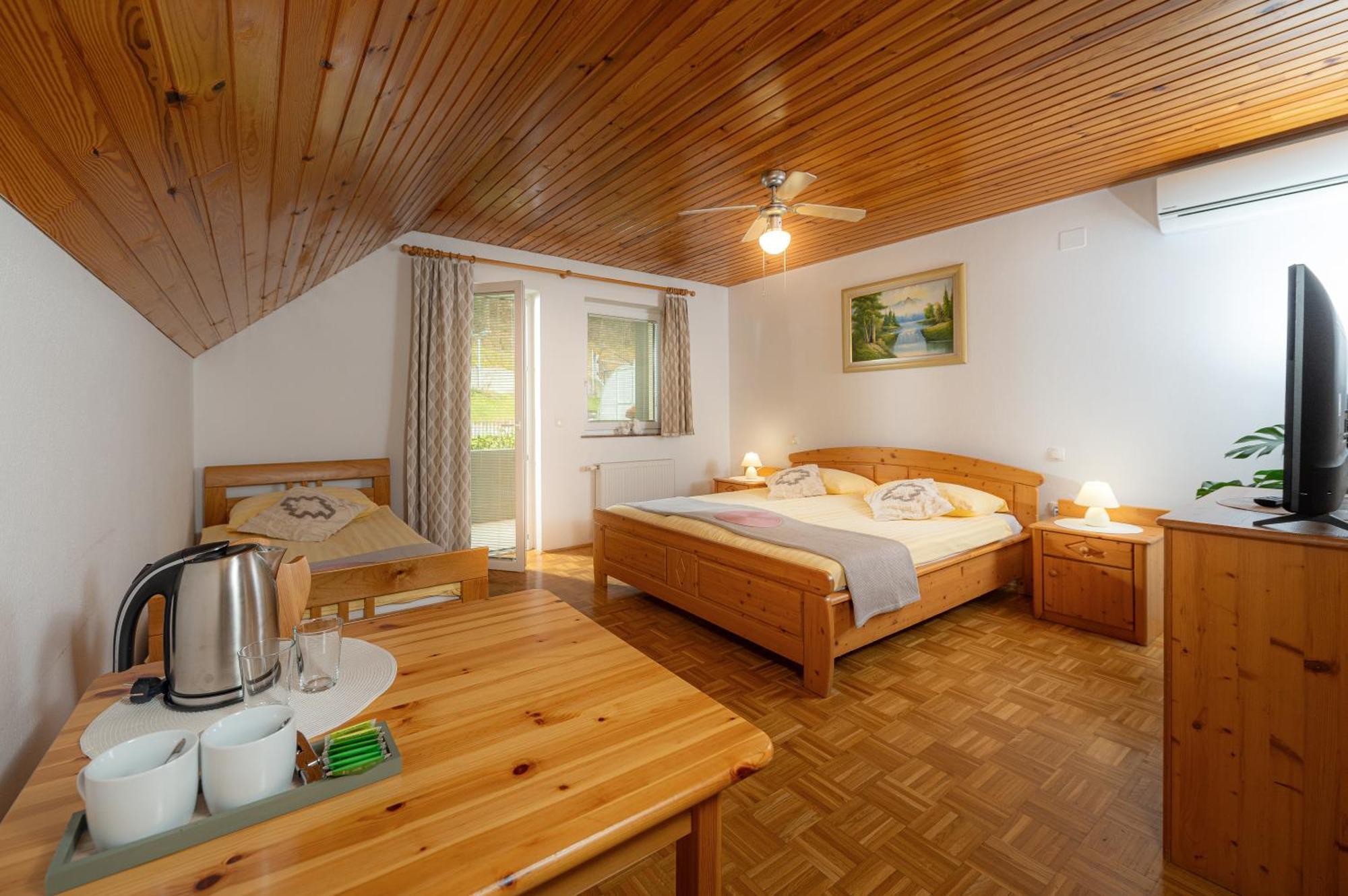 Rooms & Apartments Pr Matjon Μπλεντ Εξωτερικό φωτογραφία